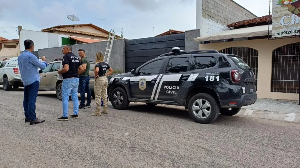 Homem mata esposa e filha antes de cometer suicídio em Feira de Santana