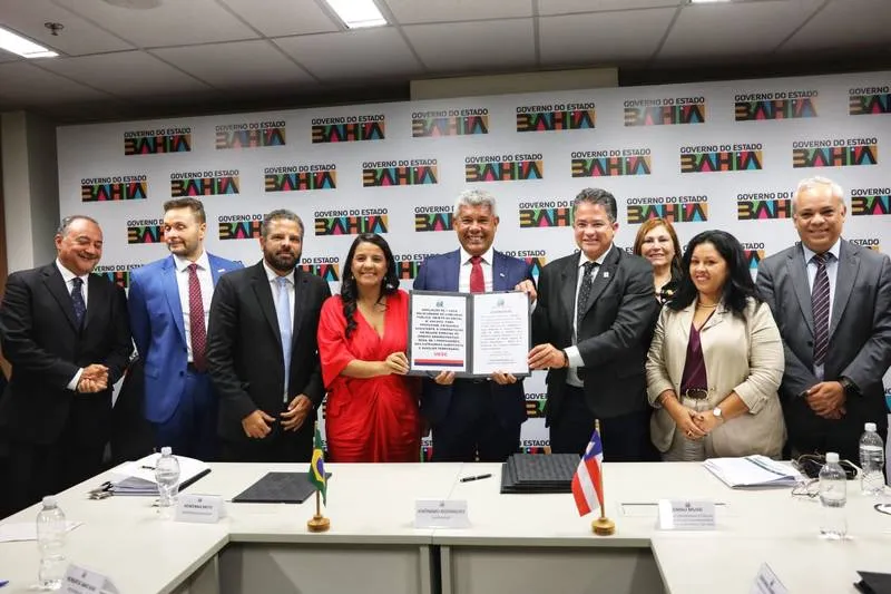 Jerônimo envia proposta de reajuste aos professores universitários estaduais e novas vagas para a UEFS