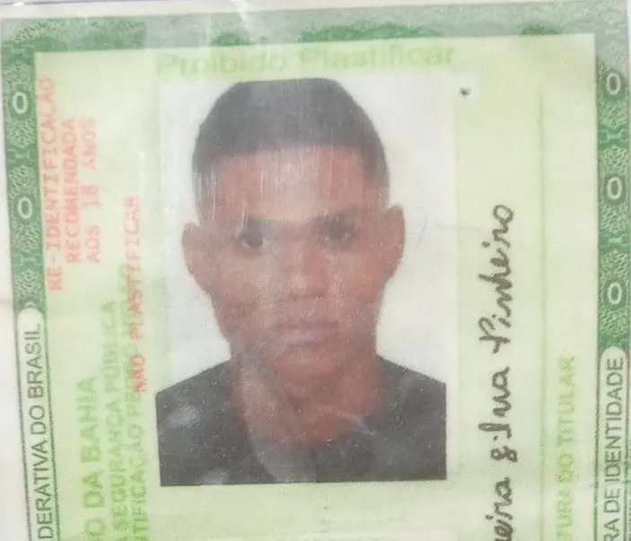 Jovem é morto a tiros em terreno baldio no bairro Asa Branca, em Feira de Santana