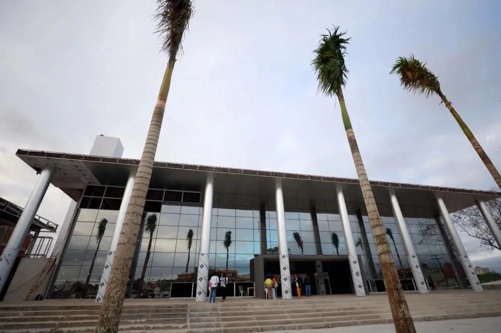 Governador Jerônimo Rodrigues entrega novo Teatro e Centro de Convenções de Feira de Santana