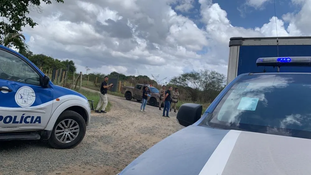 Corpo de homem é encontrado com perfurações na cabeça em São Gonçalo