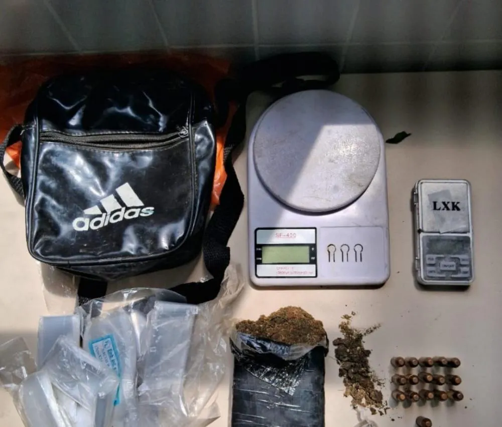 Polícia apreende drogas, munições e equipamentos no bairro Aviário 