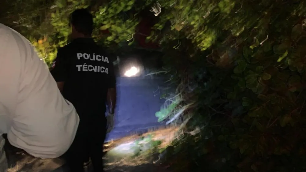 Homem morre após bater carro em árvore na Estrada de Jaíba