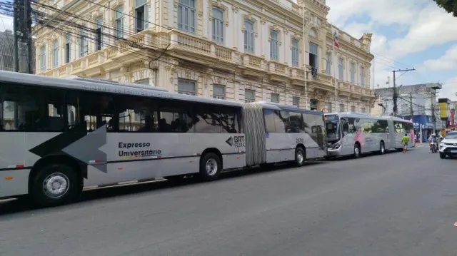 Expresso Universitário Dois é entregue para ampliar transporte em Feira de Santana
