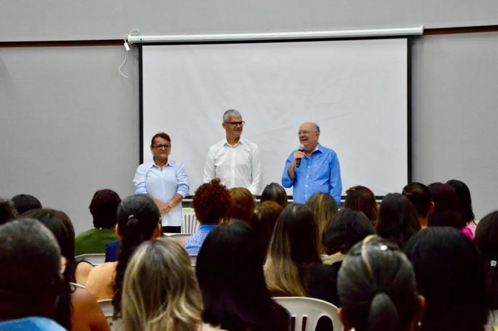 Pablo Roberto anuncia convocação de aprovados em concurso e seleção de 300 novos professores