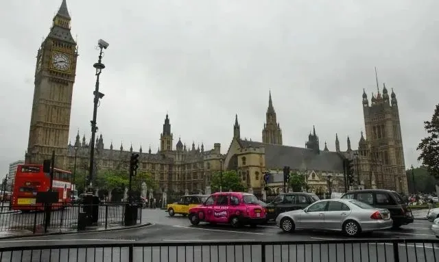 Reino Unido começa a cobrar por autorização de viagem para brasileiros