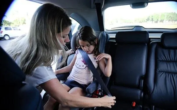 Novas regras para transportar crianças no carro entram em vigor