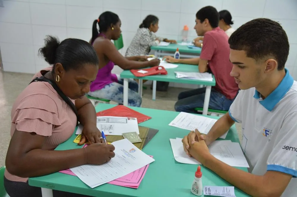 Matrículas nas escolas municipais seguem até as 17h desta segunda-feira