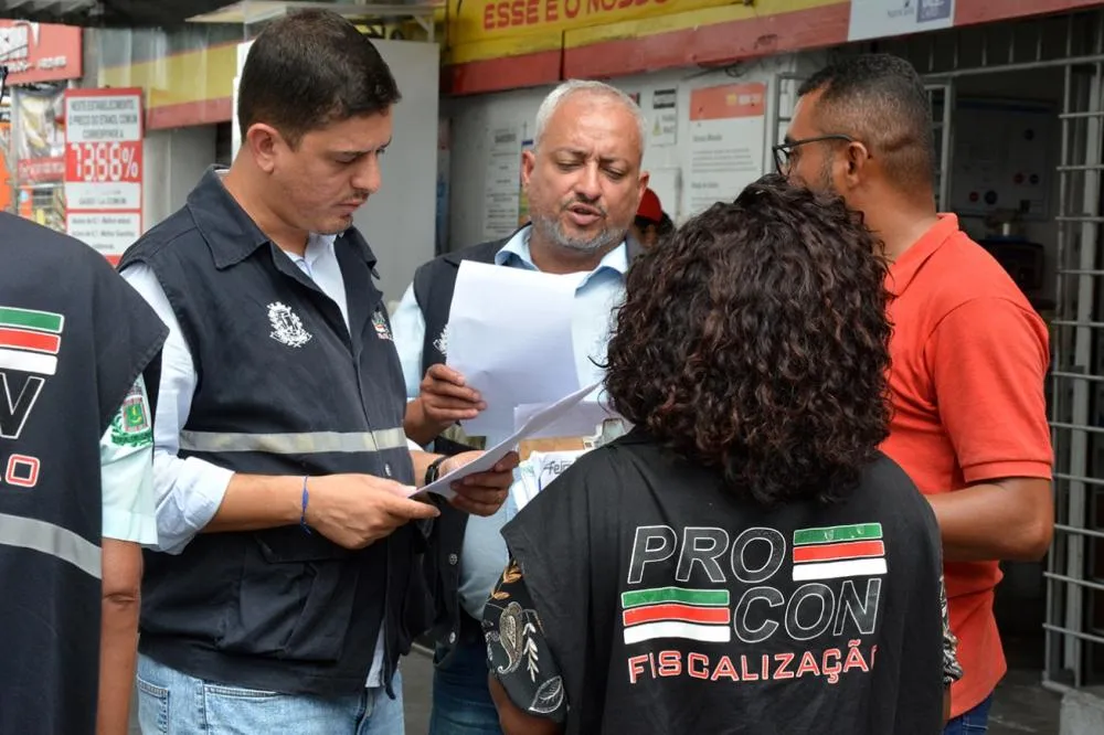 Procon fiscaliza formação de preços de combustíveis em Feira de Santana