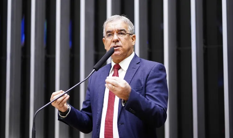 Zé Neto critica aumento da passagem em Feira: ‘Péssima qualidade’