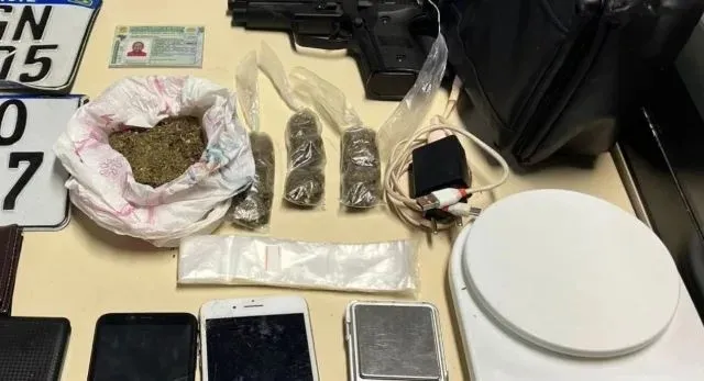 Rondesp apreende drogas, motocicleta e detém suspeitos no Feira IX