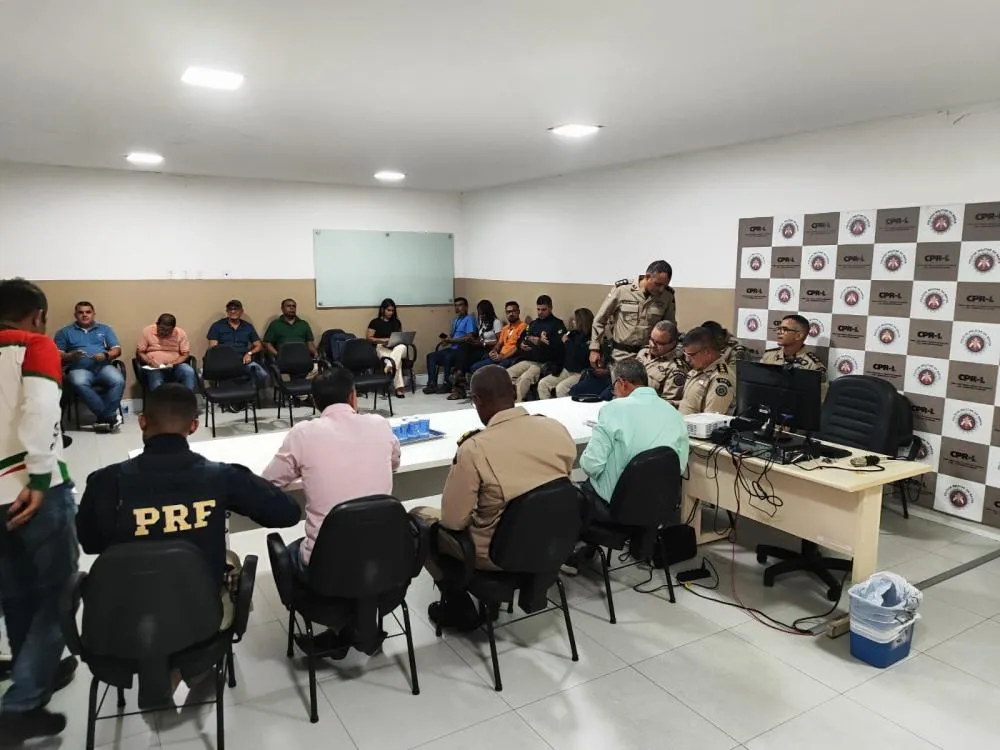 Estratégias para combater o transporte clandestino são debatidas em Feira de Santana