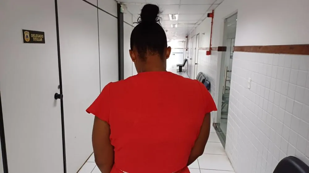 Esposa conta detalhes do assassinato do marido, cometido pelo padrasto em meio a cobrança de dívida