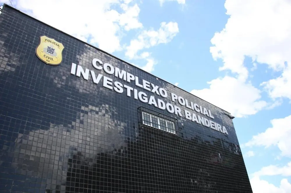 Homem é preso durante registro de ocorrência em Feira de Santana