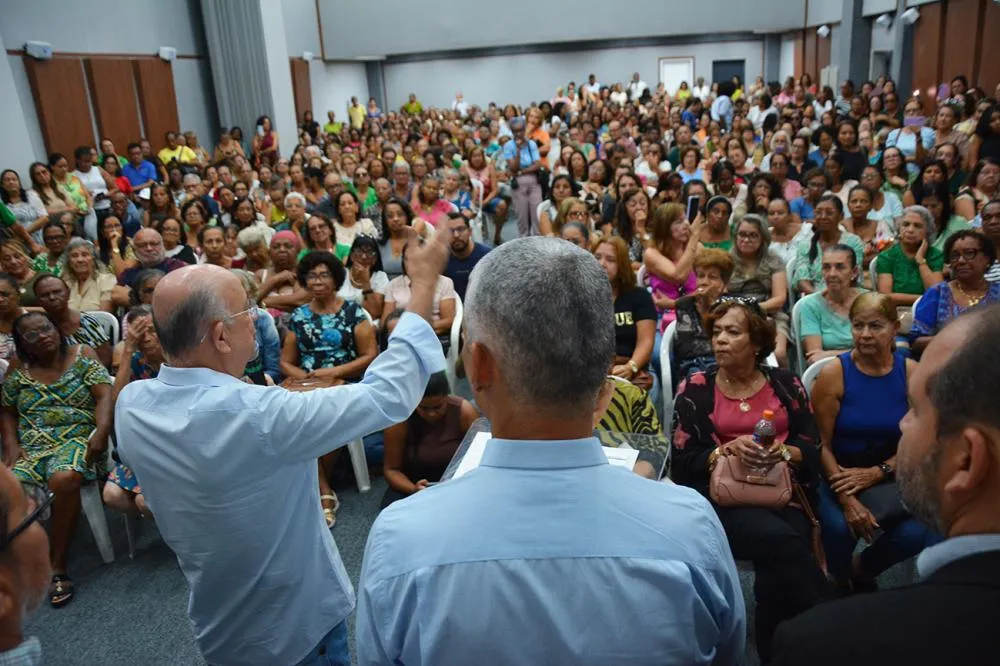 José Ronaldo autoriza chamamento público para venda de precatórios visando antecipar crédito