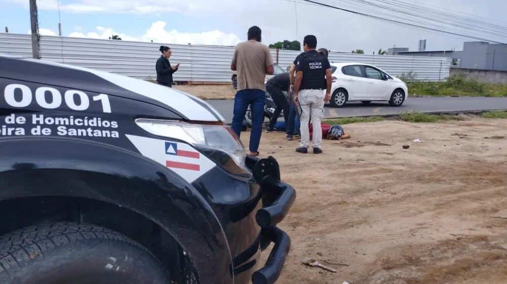 Homem é encontrado morto a tiros na Avenida Artêmia Pires