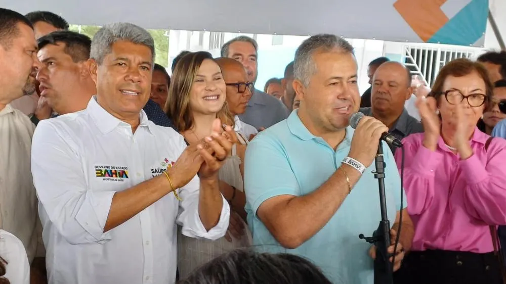 Governador Jerônimo Rodrigues entrega Centro de Parto Normal em Serrinha e fala sobre segurança e investimentos em Feira de Santana
