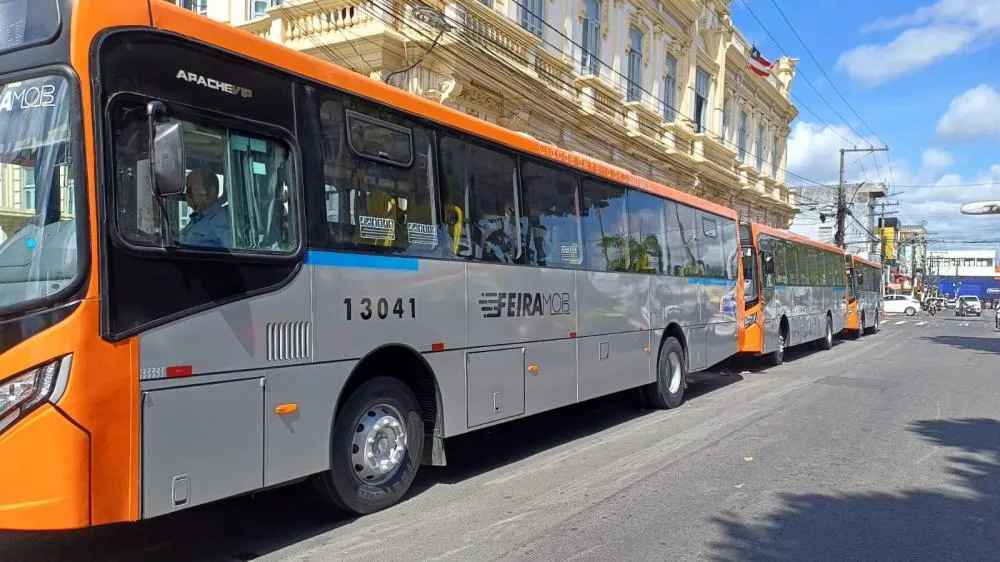 Renovação da frota de ônibus avança em Feira de Santana com novos veículos para bairros e distritos