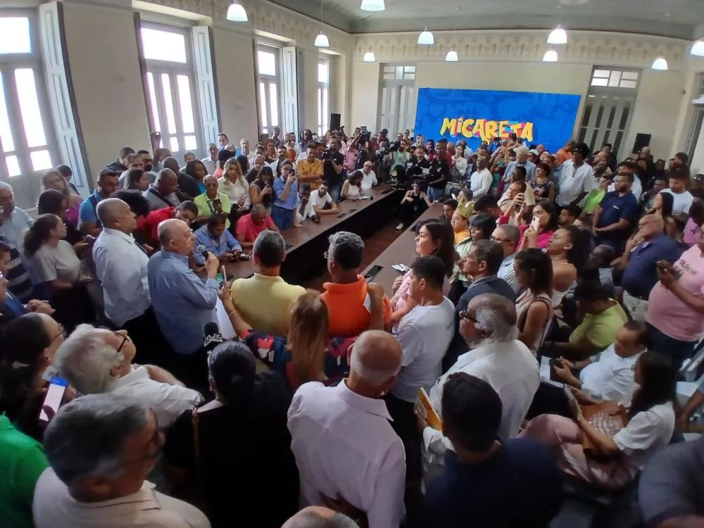 Bell Marques abre a Micareta de Feira 2025, que traz grandes atrações entre os dias 1º e 4 de maio