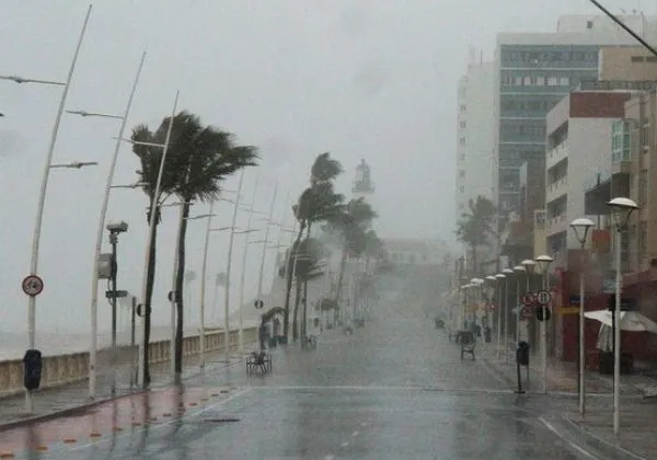 Inmet emite alerta para chuvas e ventos fortes em 136 cidades baianas