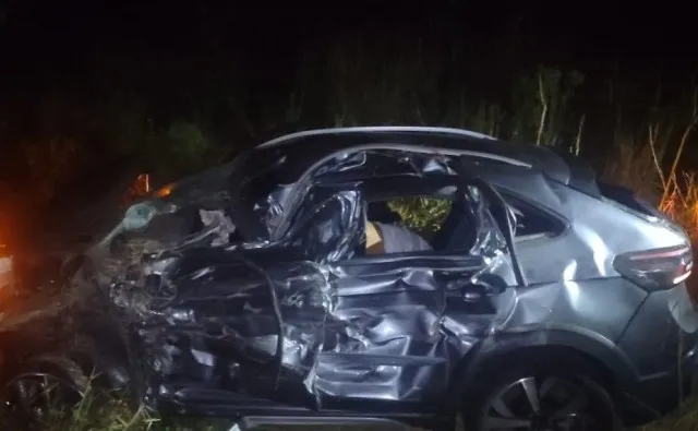 Professor morre após colisão entre carro e caminhão na BA-084 em Irará