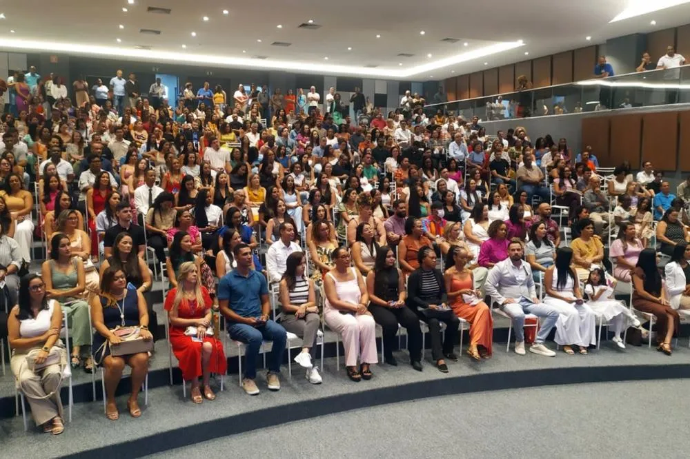 Professores convocados têm até sexta-feira para entregar documentos e exames