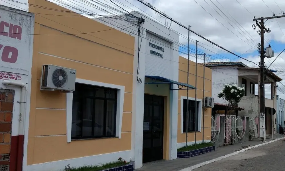 Professor afastado após denúncia de assédio em sala de aula em Antonio Cardoso