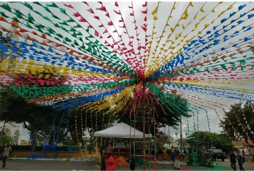 Prefeito de Santa Bárbara Cancela São João 2025 para Investir em Parque Industrial