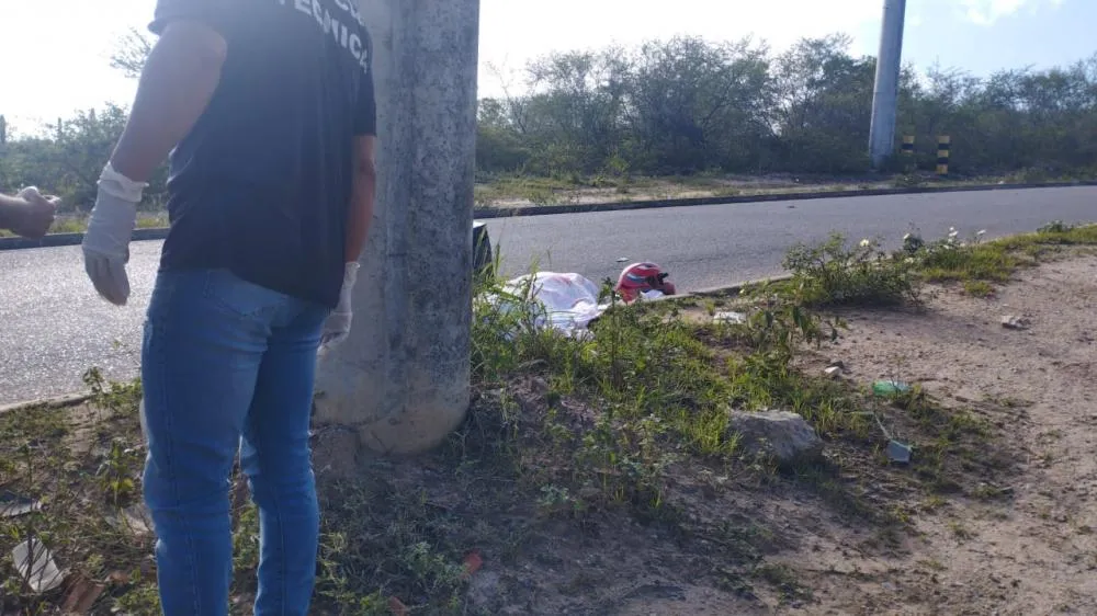 Entregador de delivery morre em acidente no bairro SIM