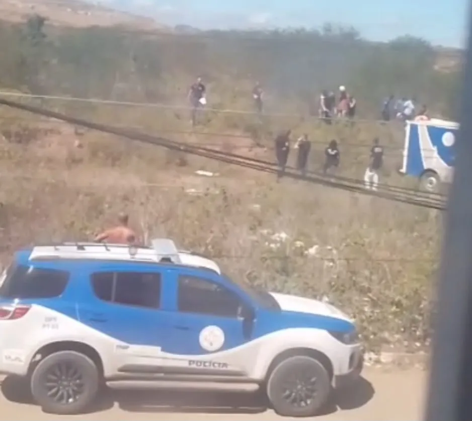 Jovem é executado em matagal após ser tirado da casa da namorada no bairro Gabriela