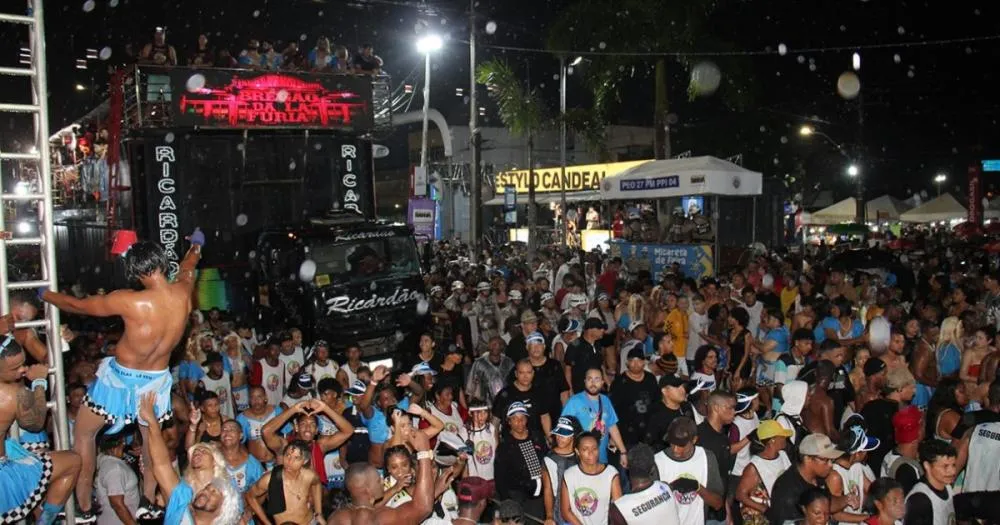 Lá Vem Elas com La Fúria: o casamento que agitou o sábado de Micareta