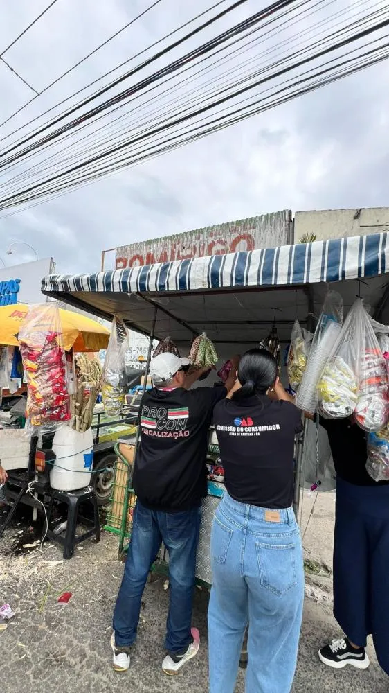 Comissão de Consumidor da OAB Feira realiza descarte de inúmeros itens durante a folia