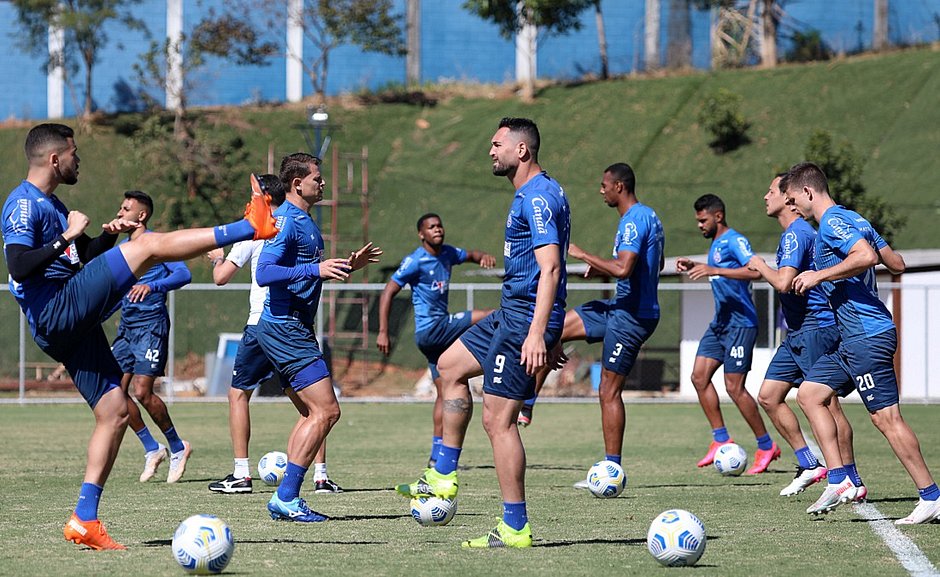 Sem vencer há cinco jogos no Brasileiro, Bahia fica mais perto do Z4 que do G6