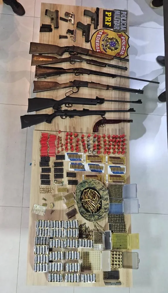 Em ação conjunta, Polícia Federal captura foragido e apreende diversas armas de fogo em Barreiras/BA