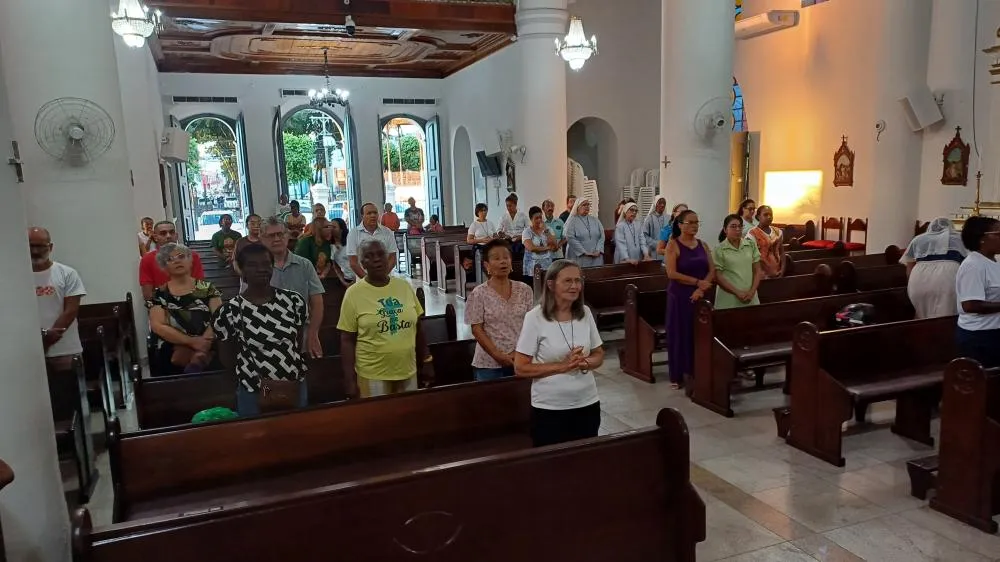 Missa em Feira celebra eleição do Papa Leão XIV