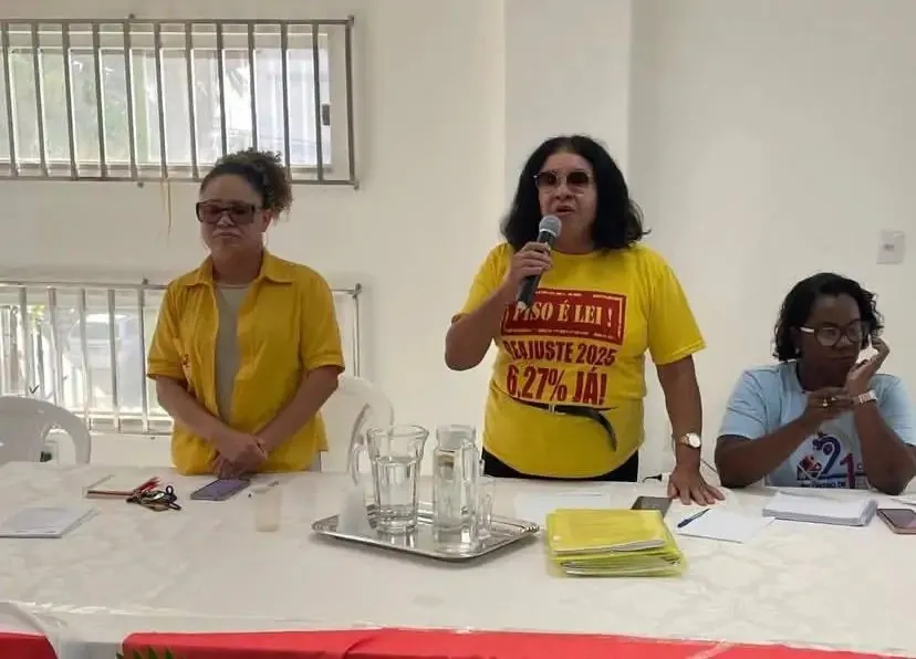 Professores da rede municipal discutem indicativo de greve por tempo indeterminado na próxima terça (20)