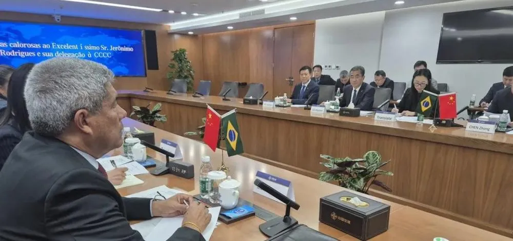 Jerônimo discute futuro da ponte Salvador-Itaparica em encontro com empresas chinesas