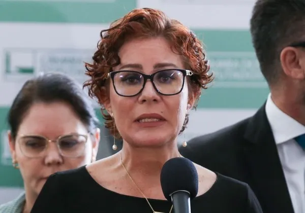 STF condena Carla Zambelli a 10 anos de prisão por invasão ao sistema do CNJ