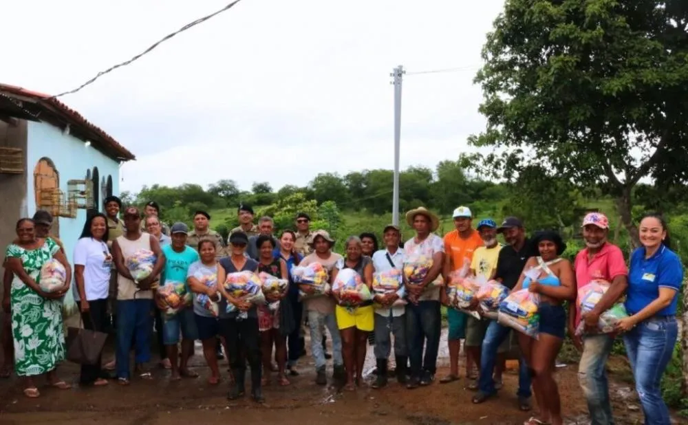 450 famílias de Feira são beneficiadas com cestas básicas arrecadadas durante a Micareta