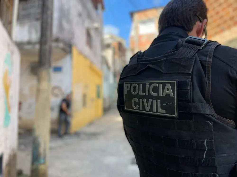 Advogado é preso em Feira de Santana por desviar mais de R$ 44 mil de uma idosa 