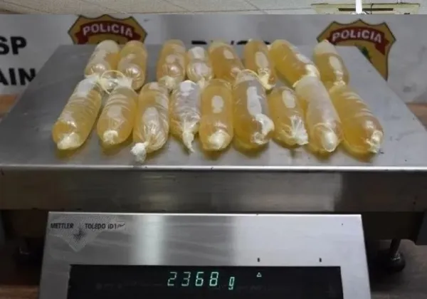 PF prende mulher em flagrante com cocaína líquida no aeroporto