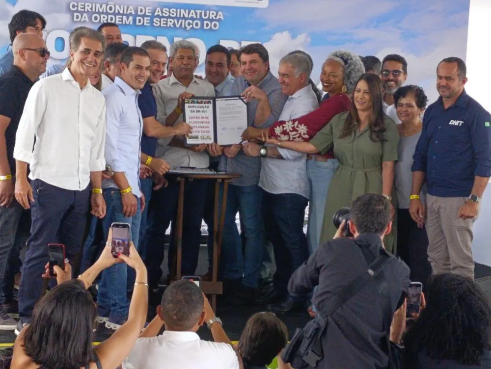  Jerônimo Rodrigues destaca início da duplicação do Contorno Norte de Feira e ações emergenciais nas BRs 324 e 116