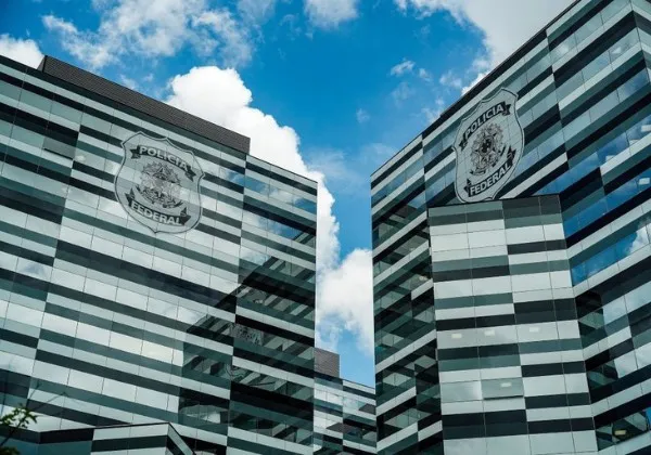Polícia Federal abre mil vagas em novo concurso com salários de até R$ 26,8 mil
