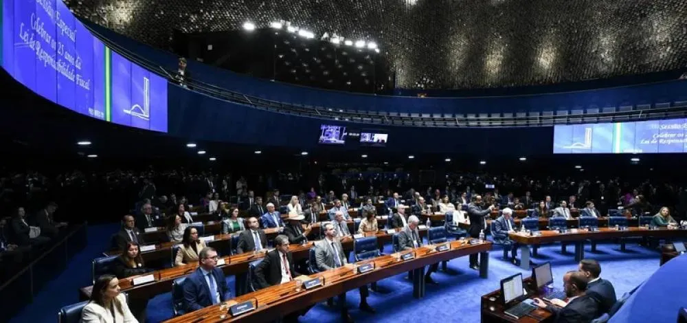 CCJ do Senado aprova fim da reeleição para prefeitos, governadores e presidentes