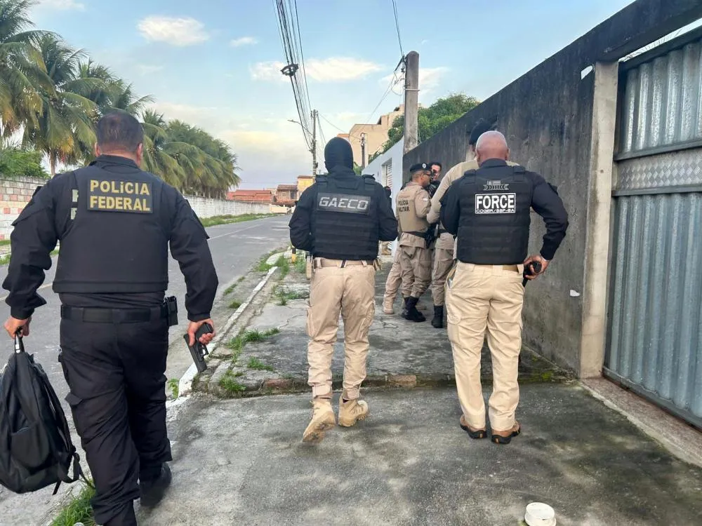 Polícia Federal deflagra operação contra organização criminosa em Feira de Santana
