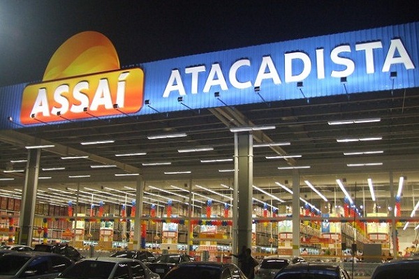 Assaí poderá pagar multa de R$ 870 mil após homem ser obrigado a se despir para negar furto