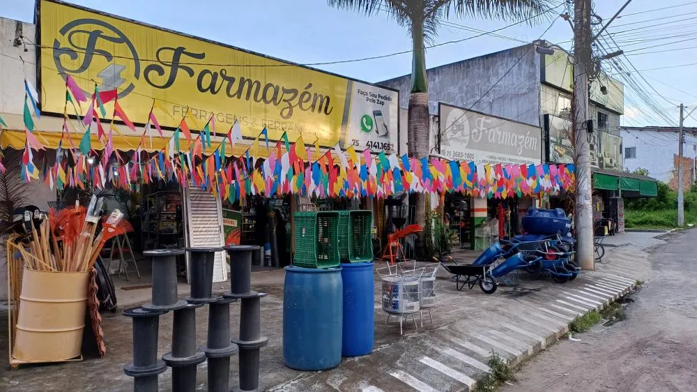 Farmazém entra no clima do São João e transforma experiência de compra no distrito de Humildes