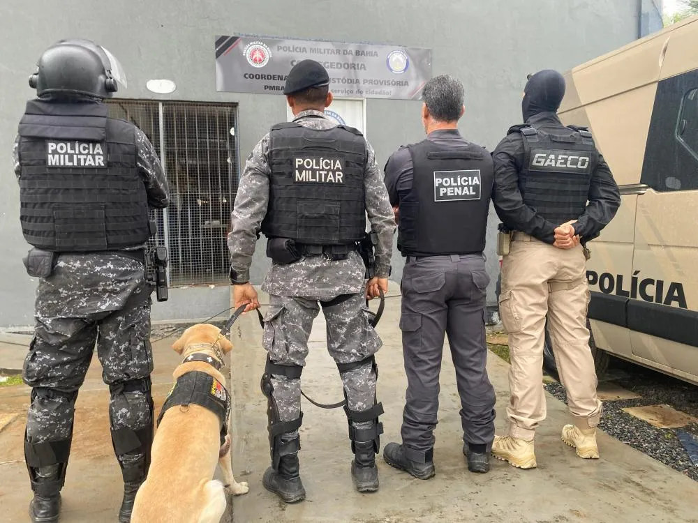 ‘Operação Bastilha’ mira comunicação ilegal de PMs custodiados na região metropolitana