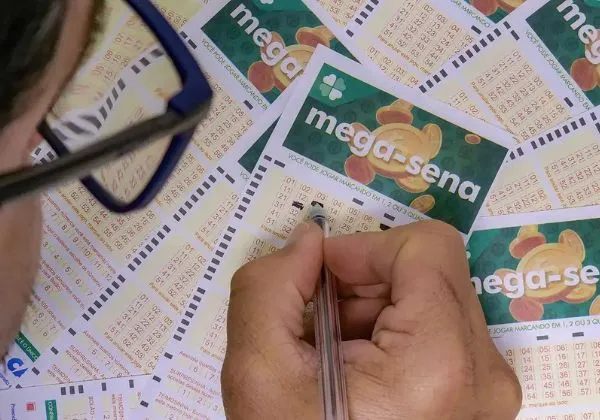 Mega-Sena acumula pela 11ª vez e prêmio principal vai a R$ 130 milhões