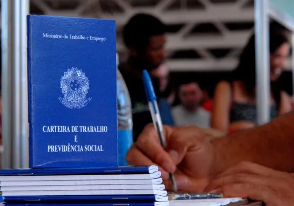 Bahia lidera geração de empregos formais no Nordeste no 1º quadrimestre de 2025, diz MTE